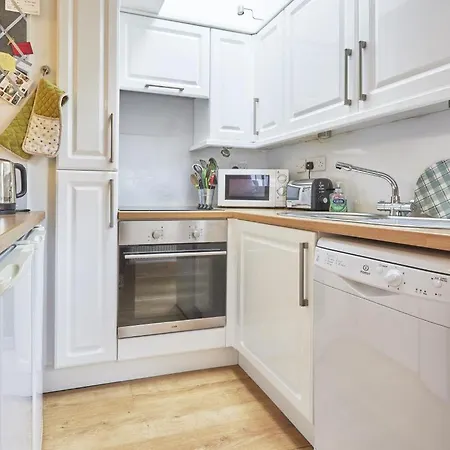 Holiday home 2 Bed In Sz123 *
