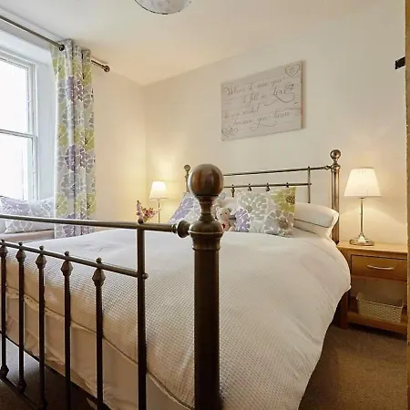 2 Bed In Sz123 *